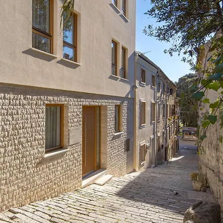 Pula Residence *