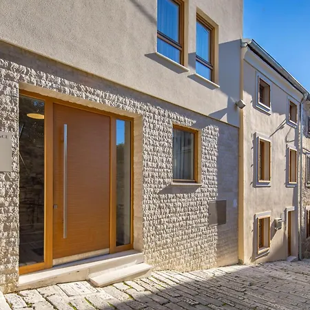 Pula Residence Semesterbostad *