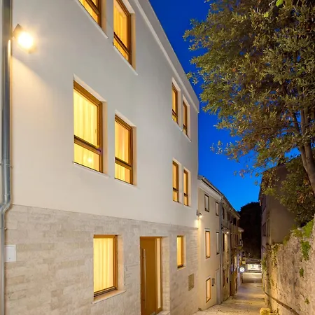 Pula Residence *