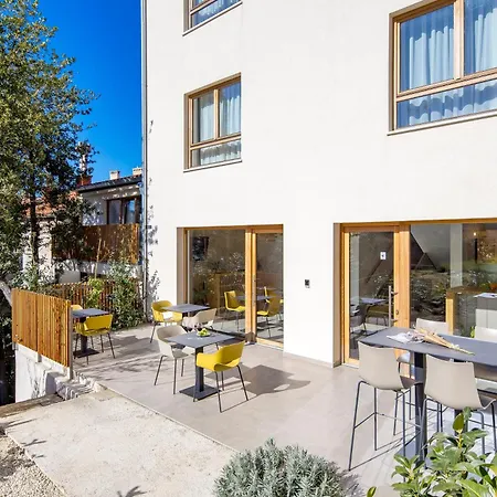 Pula Residence Semesterbostad *